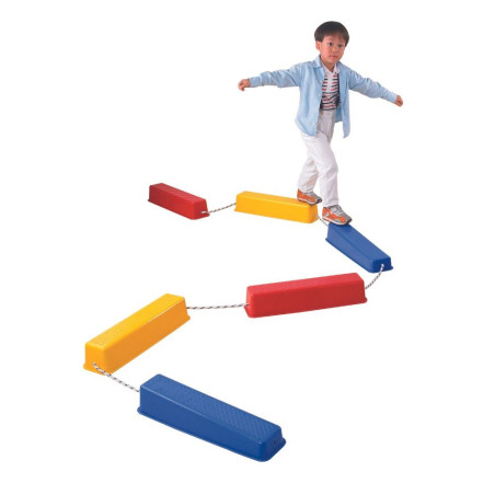 Rondins d'équilibre enfant | Parcours de motricité | So Montessori