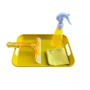 Plateau Montessori : nettoyer les vitres