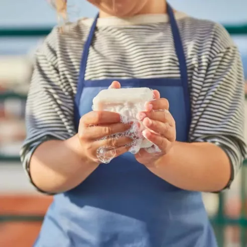Kit d'activité pour se laver les mains. Vie Pratique Montessori