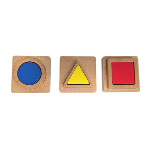 Jeu d'encastrement de 3 formes géométriques