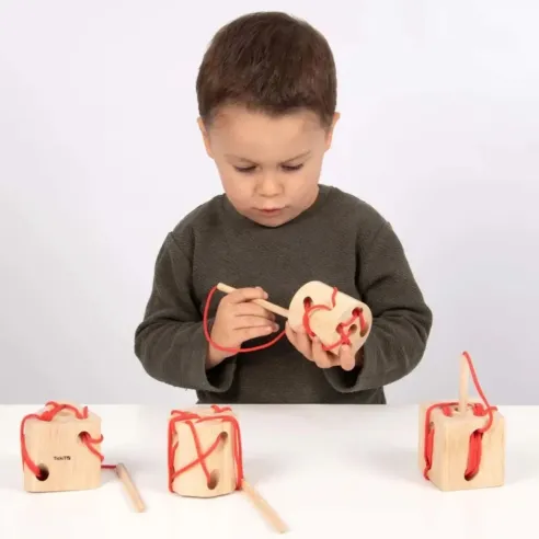Formes de laçage en bois - Tickit