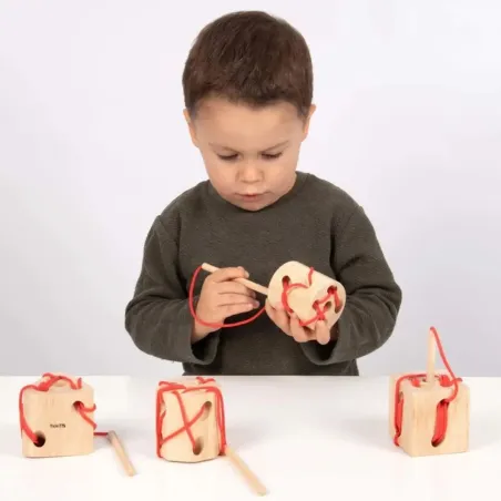 Formes de laçage en bois - Tickit