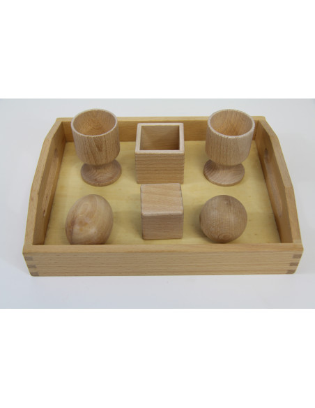 Plateau d'objets en bois